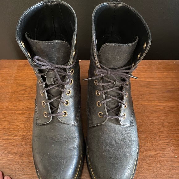 Dr. Martens SHRIVER HI WOMEN'S WYOMING LEATHER HEELED BOOTS sz 8 - Picture 4 of 5